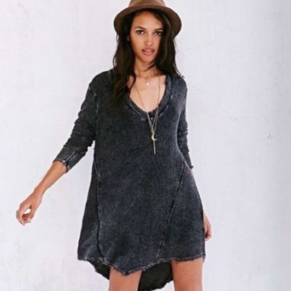 Staring at Stars Gray Distressed Thermal Tunic Top